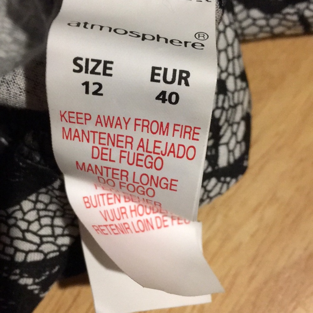 Size 10 top -stretchy - back open - Picture 3 of 4
